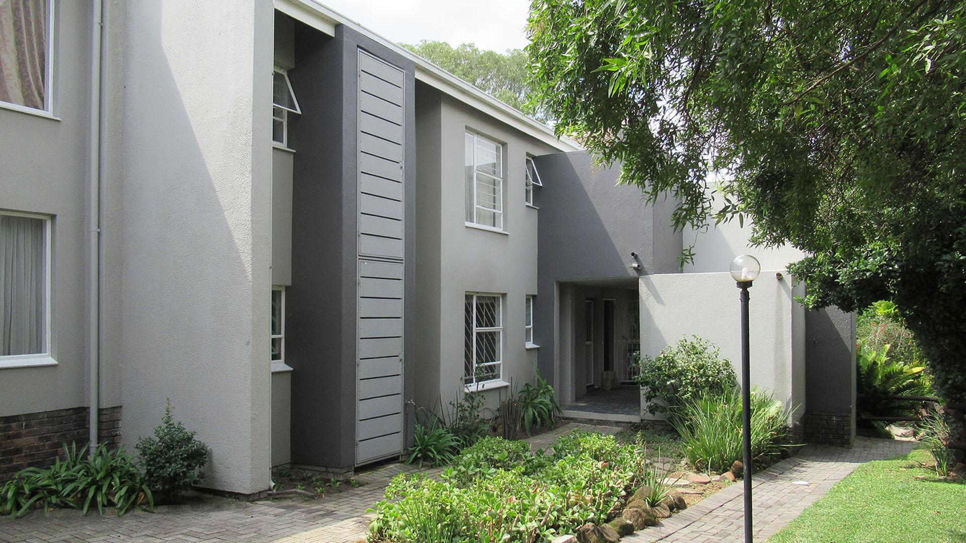 Front View of property in Edenburg - Jhb