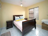 Bed Room 2 of property in Weltevreden Park