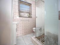 Bathroom 2 of property in Weltevreden Park