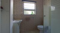 Main Bathroom - 4 square meters of property in Weltevreden Park