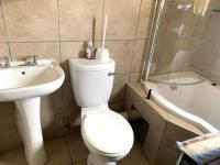 Bathroom 1 - 6 square meters of property in Alveda