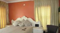 Main Bedroom - 15 square meters of property in Lenasia South