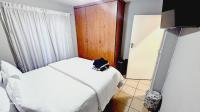 Main Bedroom - 12 square meters of property in Castleview