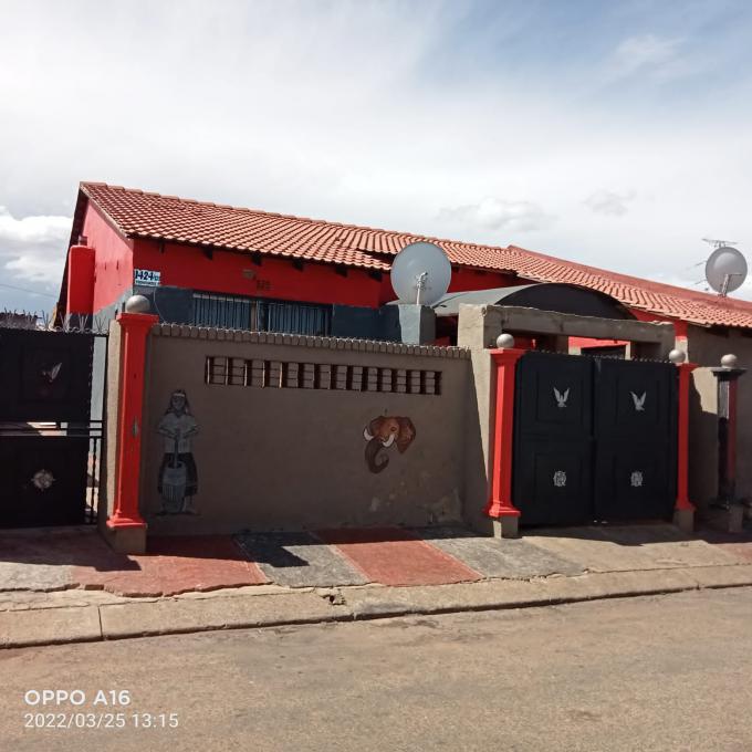 House for Sale For Sale in Soweto MR539072 MyRoof