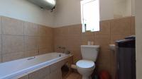 Bathroom 1 - 5 square meters of property in Fleurhof