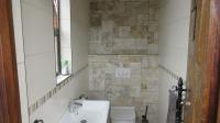 Guest Toilet - 6 square meters of property in Rant-En-Dal