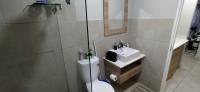 Bathroom 1 - 6 square meters of property in Montana