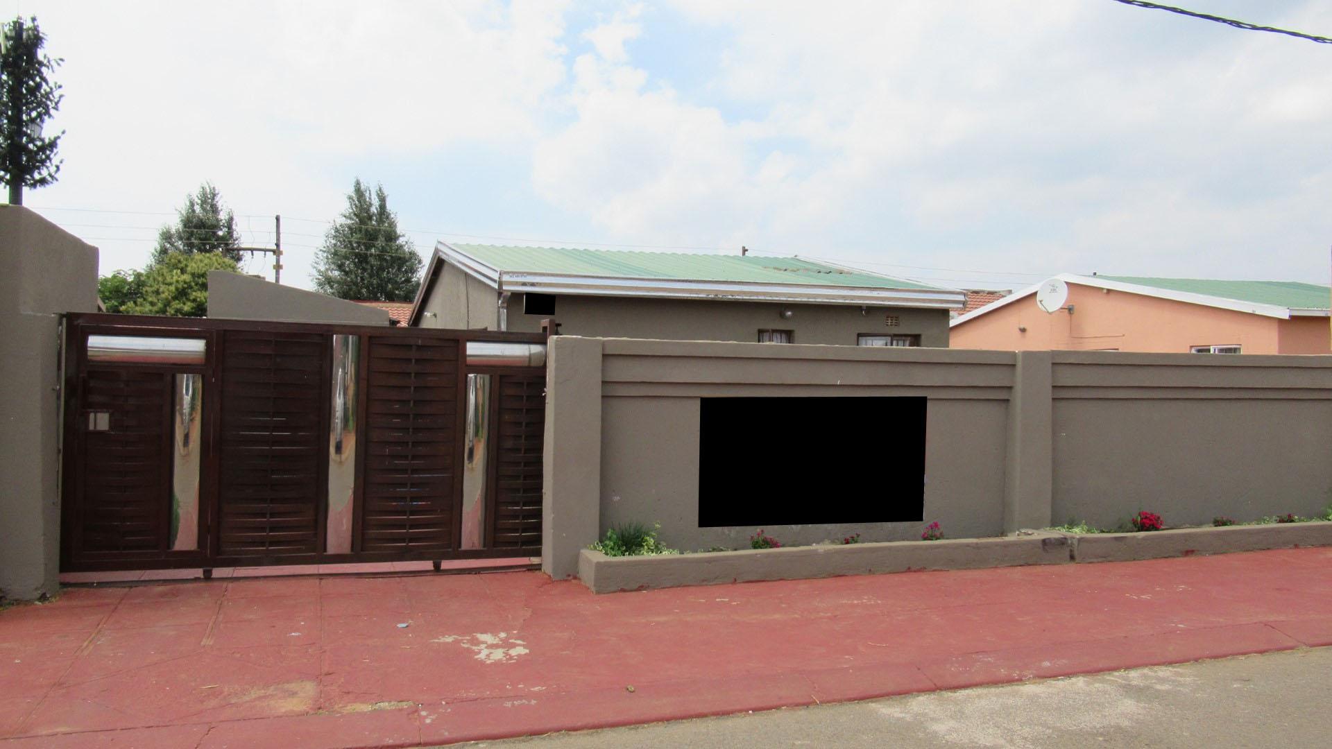 Front View of property in Glen Ridge (Gauteng - West)