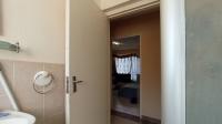 Bathroom 1 - 6 square meters of property in Northgate (JHB)