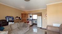 Lounges - 15 square meters of property in Northgate (JHB)