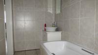 Bathroom 1 - 8 square meters of property in Dalview