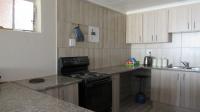 Kitchen - 16 square meters of property in Dalview