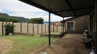 Patio - 27 square meters of property in Roodepoort