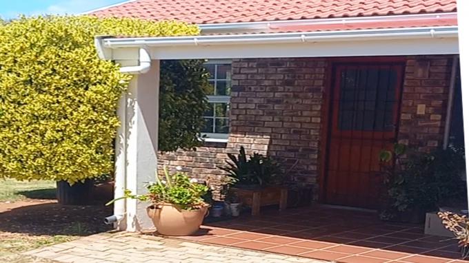 1 Bedroom Retirement Home for Sale For Sale in Oudtshoorn - Private Sale - MR543060