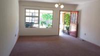 Lounges - 15 square meters of property in Oudtshoorn