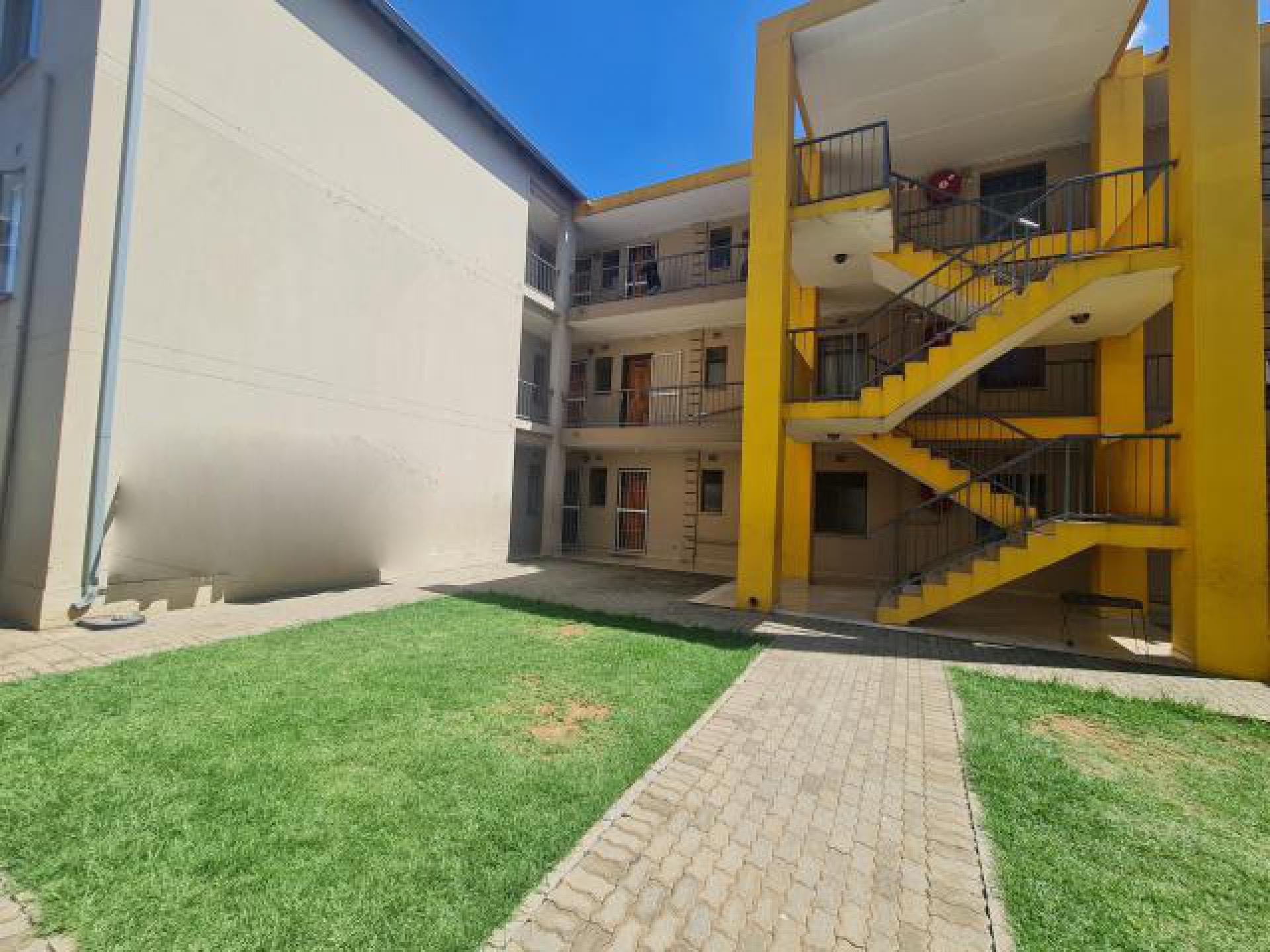 Front View of property in Jabulani