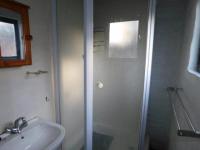 Bathroom 2 of property in Montclair (Dbn)