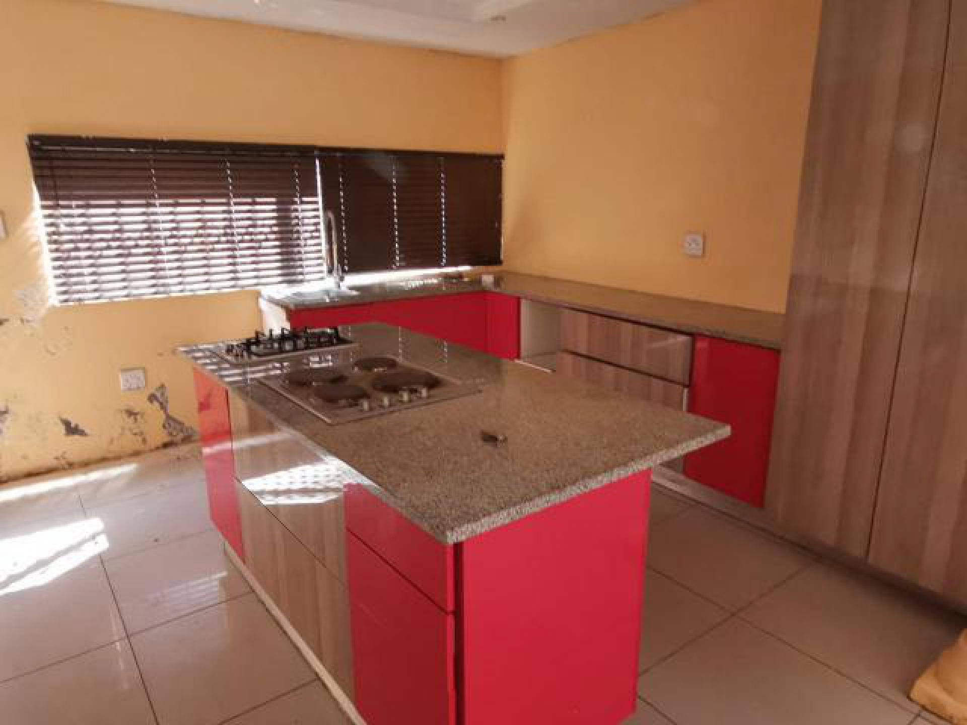 Kitchen of property in Phahameng