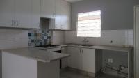 Kitchen - 10 square meters of property in Strubensvallei