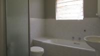 Bathroom 1 - 5 square meters of property in Strubensvallei