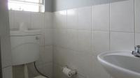 Main Bathroom - 3 square meters of property in Strubensvallei