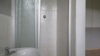 Main Bathroom - 3 square meters of property in Strubensvallei