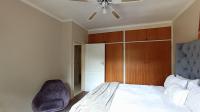 Main Bedroom - 23 square meters of property in Rooihuiskraal