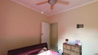 Bed Room 1 - 12 square meters of property in Rooihuiskraal