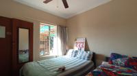 Bed Room 2 - 12 square meters of property in Rooihuiskraal