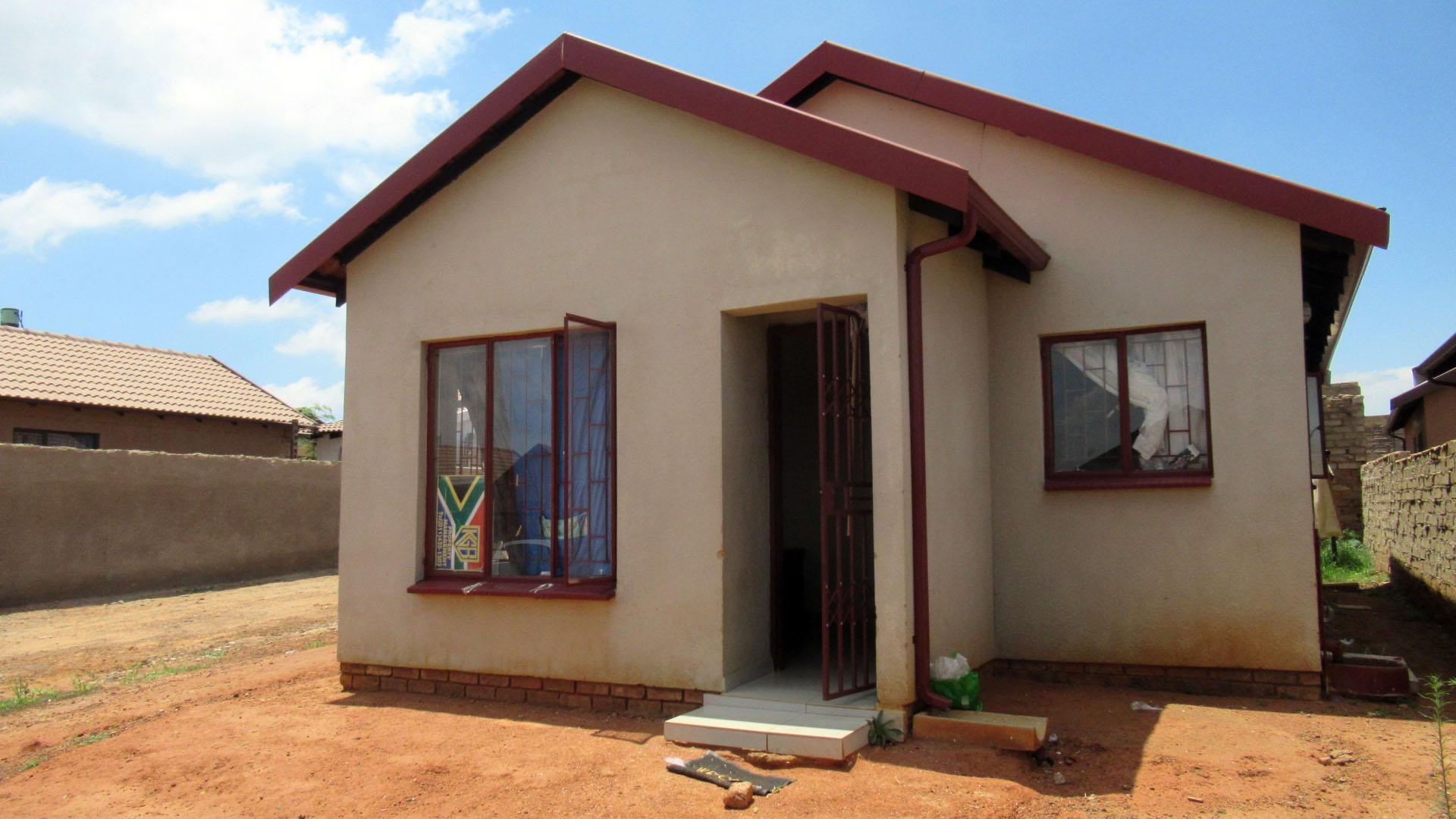 Front View of property in Soshanguve