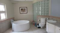 Main Bathroom - 18 square meters of property in Pumula