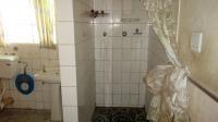 Bathroom 2 - 7618 square meters of property in Benoni