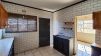 Kitchen - 11 square meters of property in Regents Park