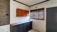 Kitchen - 11 square meters of property in Regents Park