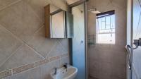 Bathroom 2 - 5 square meters of property in Glenmarais (Glen Marais)