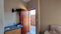 Staff Room - 7 square meters of property in Glenmarais (Glen Marais)