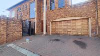 Front View of property in Glenmarais (Glen Marais)