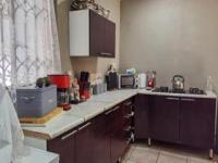 Kitchen - 21 square meters of property in Rothdene