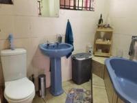 Bathroom 1 - 7 square meters of property in Rothdene