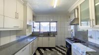 Kitchen - 48 square meters of property in Ocean View - DBN