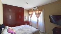 Bed Room 1 - 15 square meters of property in Ocean View - DBN