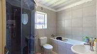 Bathroom 1 - 11 square meters of property in Ocean View - DBN