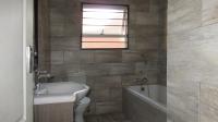 Bathroom 1 - 6 square meters of property in Lyndhurst