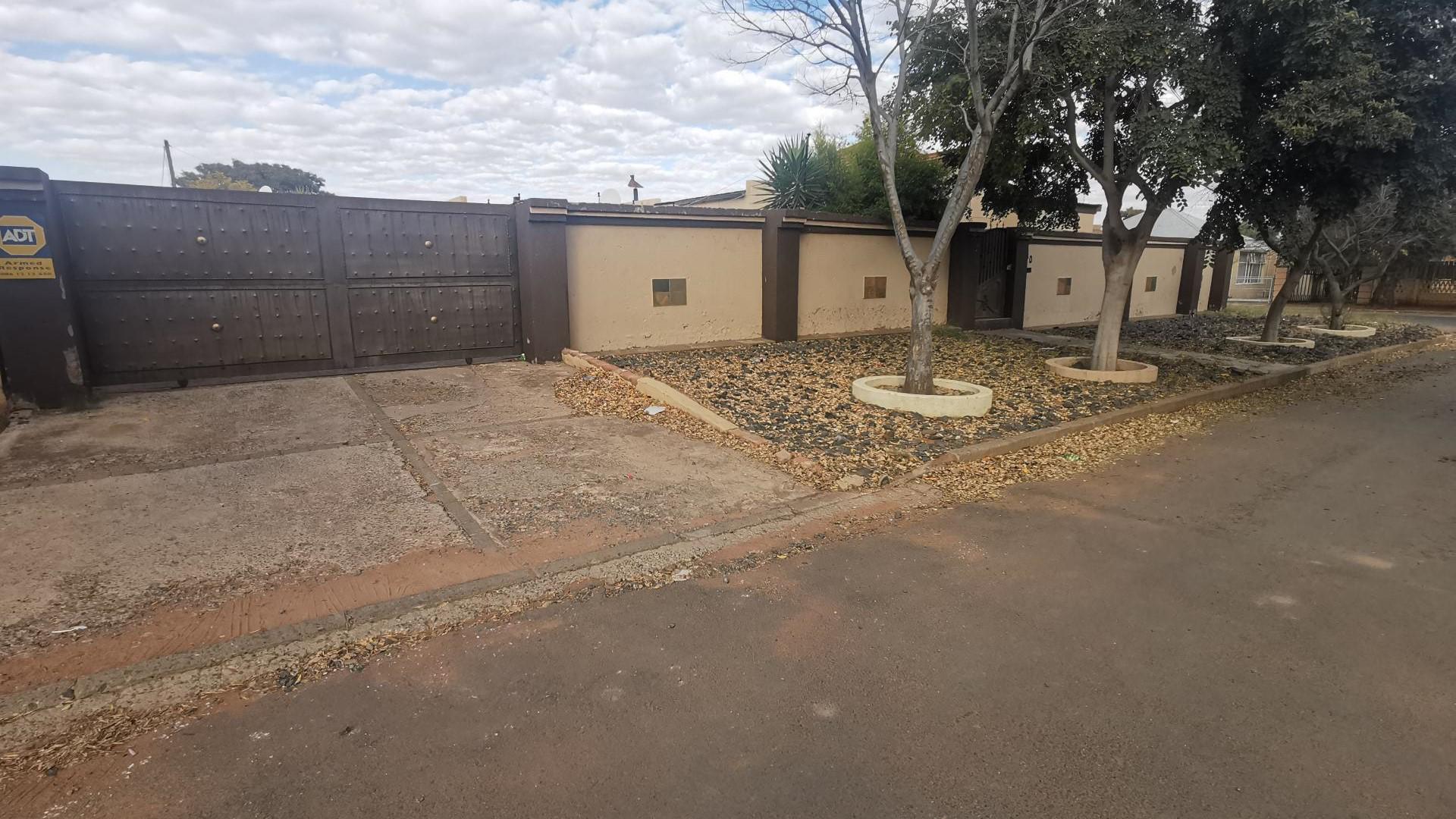 Front View of property in Kimberley