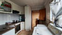 Kitchen - 11 square meters of property in Roodekop