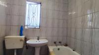 Bathroom 1 - 4 square meters of property in Roodekop