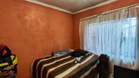 Bed Room 1 - 12 square meters of property in Roodekop