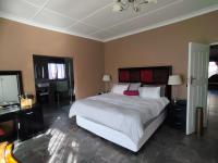 Main Bedroom of property in Parys