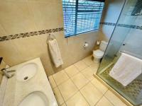 Main Bathroom - 6 square meters of property in Brackenhurst