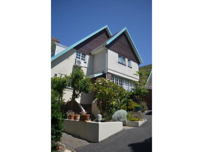 3 Bedroom House to Rent in Fish Hoek - Property to rent - MR546472